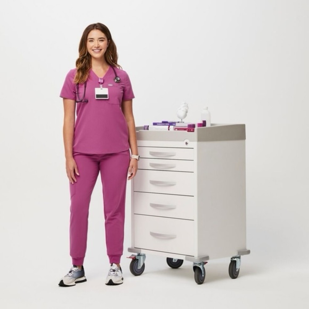 Figs set bright fuschia M top L joggers